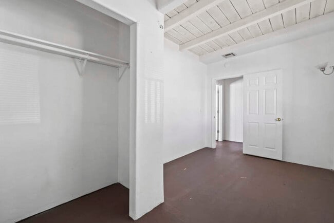 Building Photo - 3120 N Romero Rd
