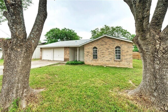 Building Photo - 1509 Sagebrush Dr