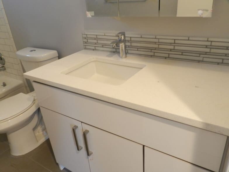 Building Photo - 4857 Fauntleroy Way SW