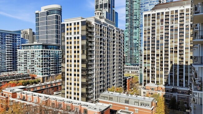 Building Photo - 1322 S Prairie Ave