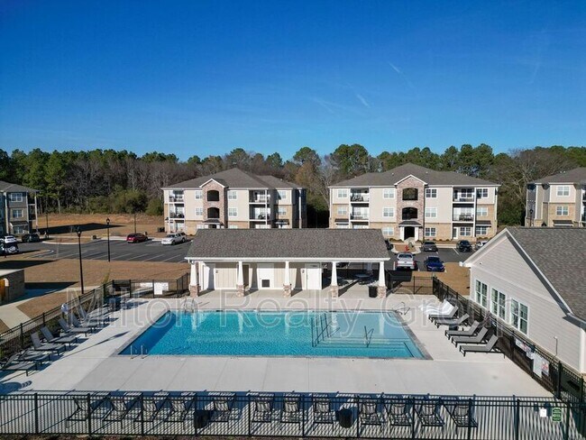 Building Photo - 250 Grove Cir