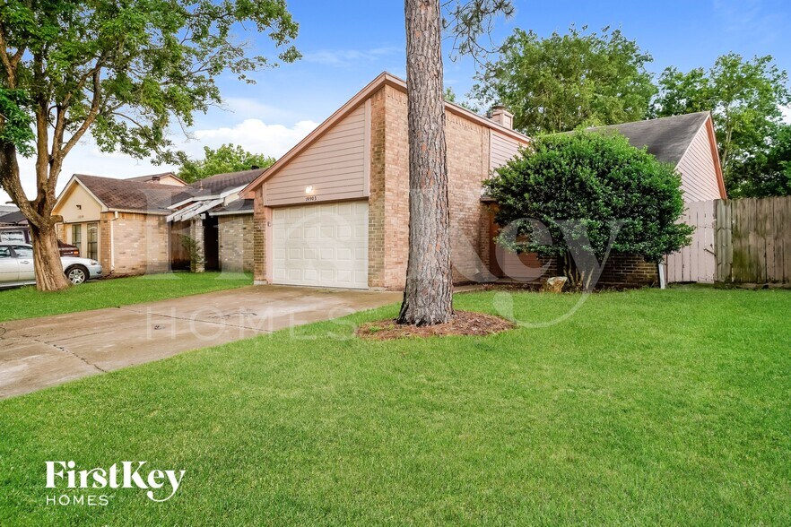 Building Photo - 19903 Mountain Dale Dr