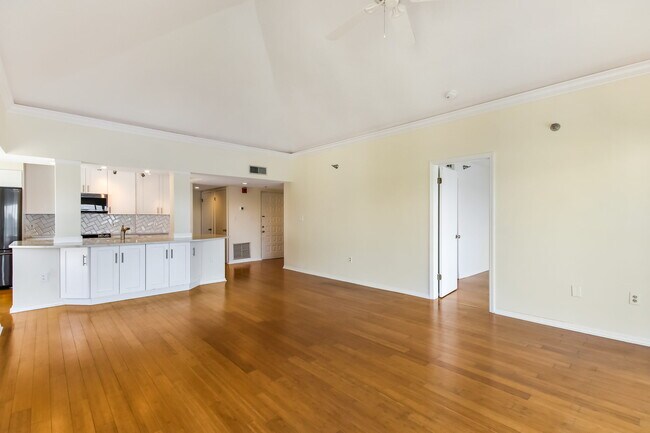Building Photo - 204 Quayside Cir