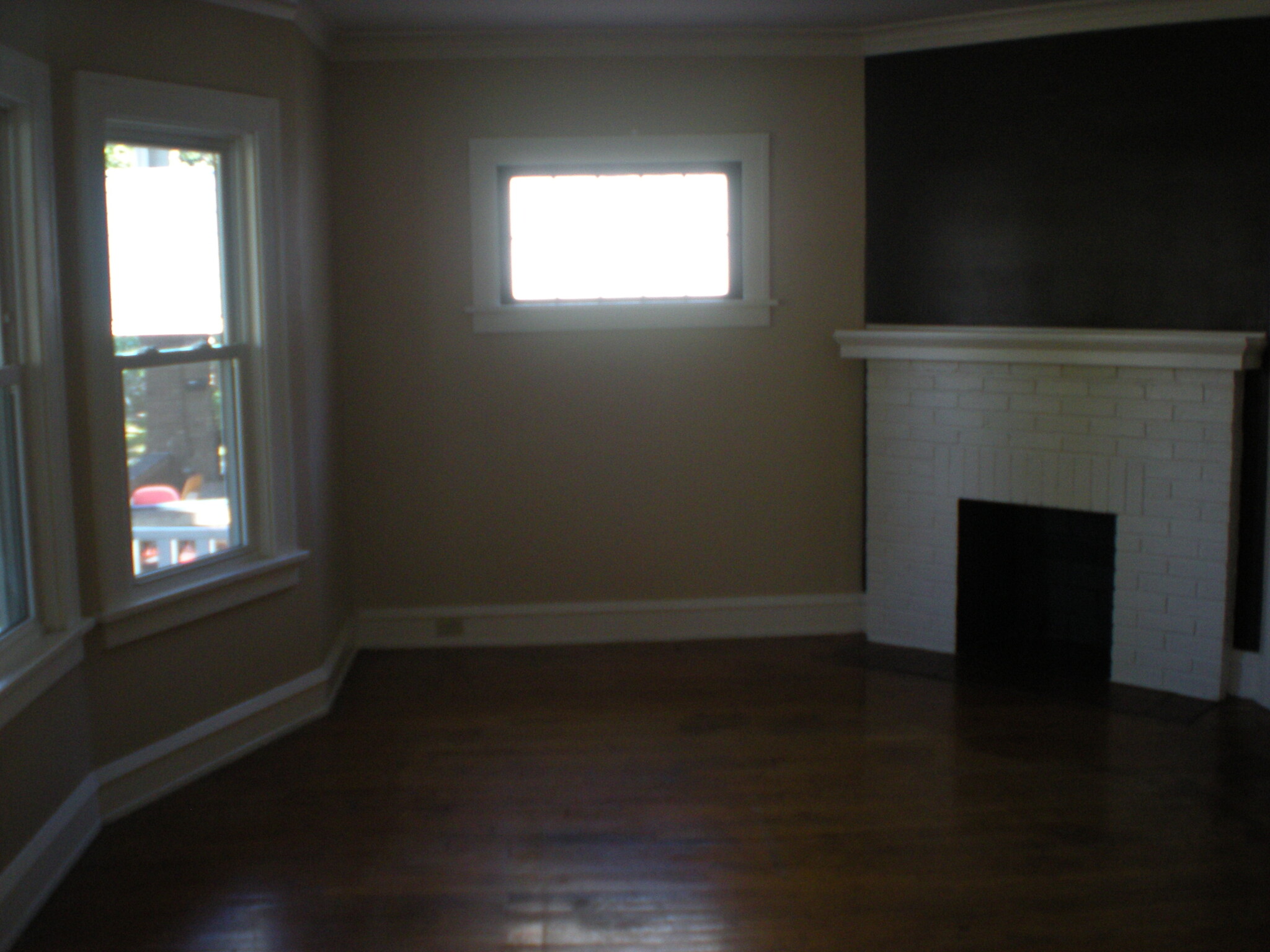 Living Room - 1651 Victoria Ave