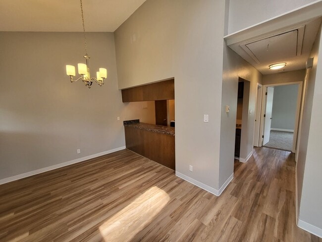 Building Photo - Modern Two Bedroom in Lakewood-Available N...