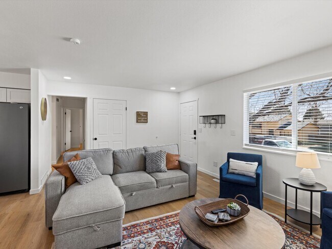 Building Photo - 4899 Sonata Dr