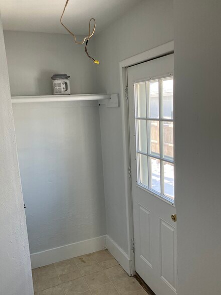 Building Photo - 327 5th Ave