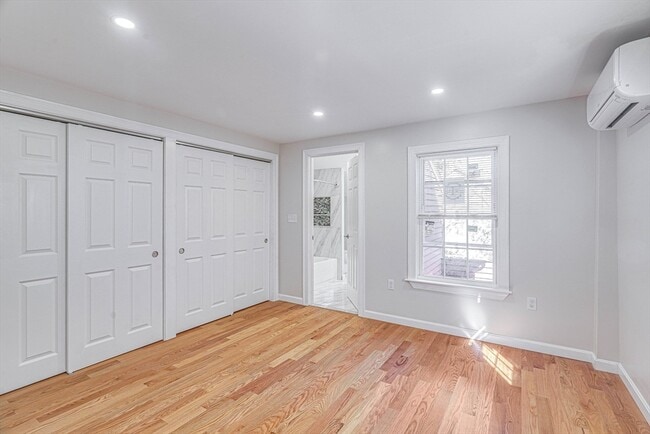 Building Photo - 32 Northey St