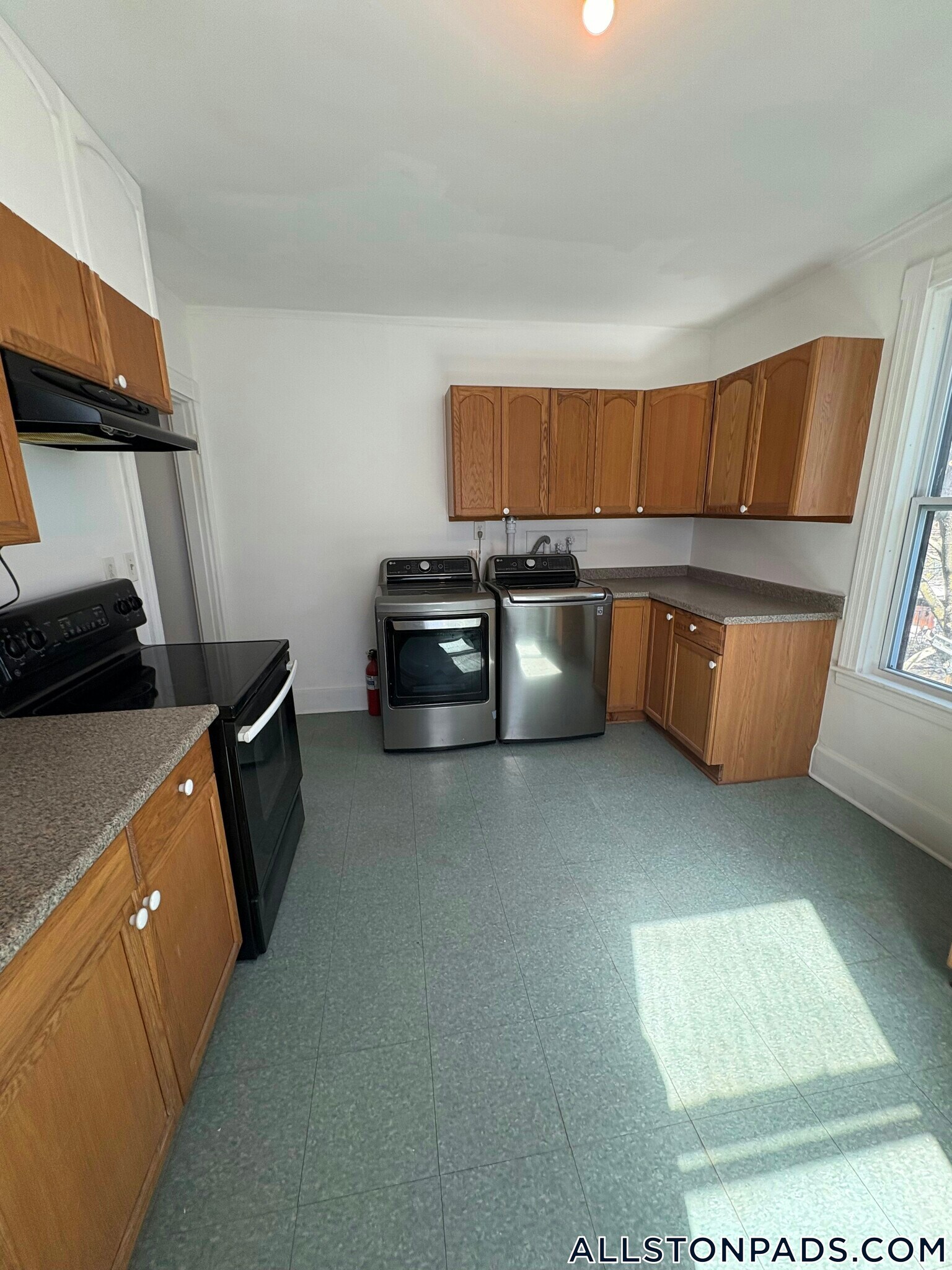 Building Photo - 45 N Beacon St