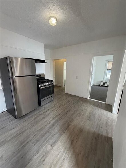 Building Photo - 116 Lenox Ave