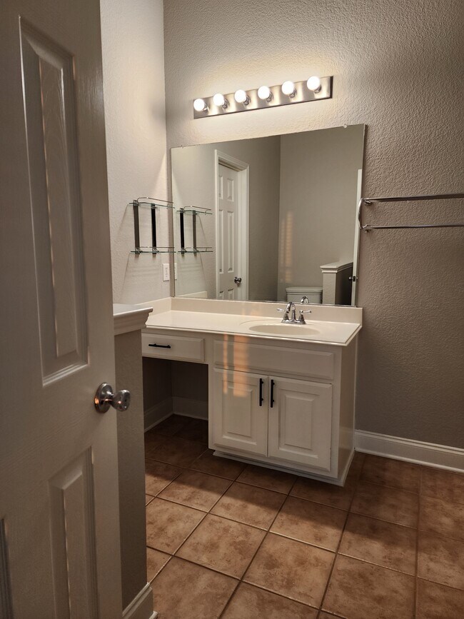 Building Photo - 2827 Saddlebred Trail