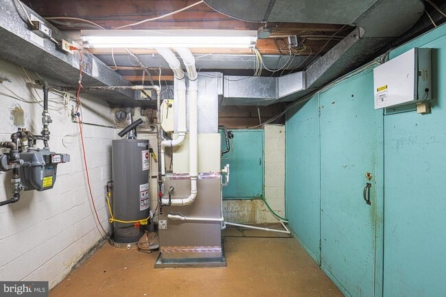 Building Photo - 2421 Lightfoot Dr