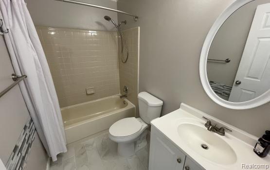 Building Photo - 27595 Harrison Woods Ln