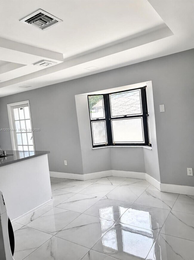 Building Photo - 6760 SW 156th Ct