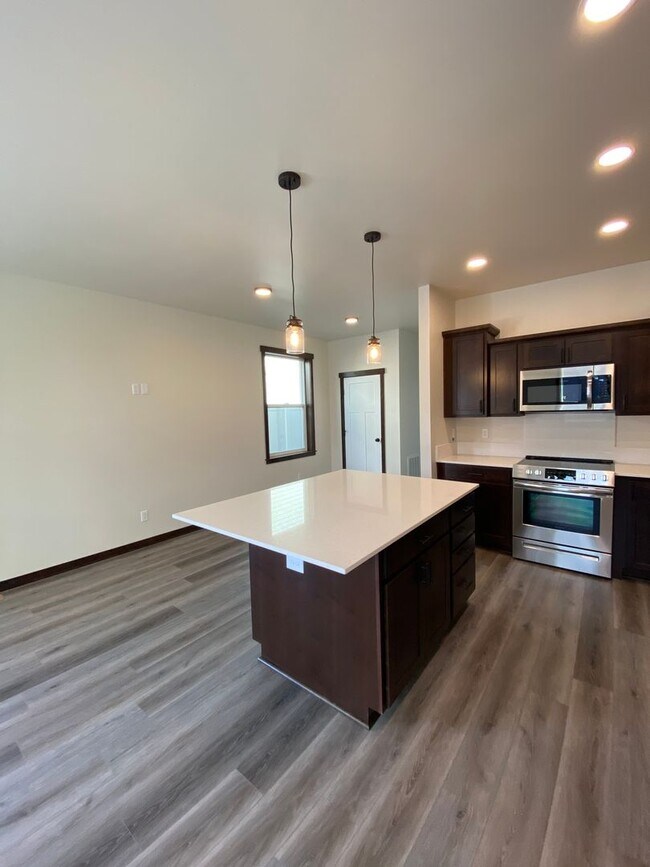 Building Photo - The Villages at River View Ridge