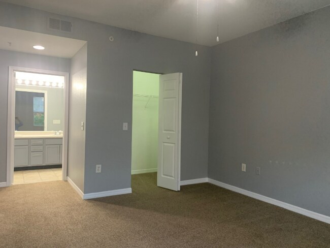 Building Photo - 7915 Preserve Cir