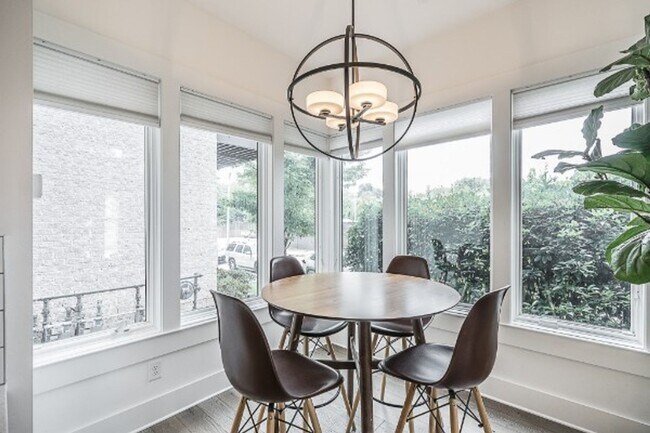 Building Photo - 3BR Germantown Townhome in the Heart of Nashville