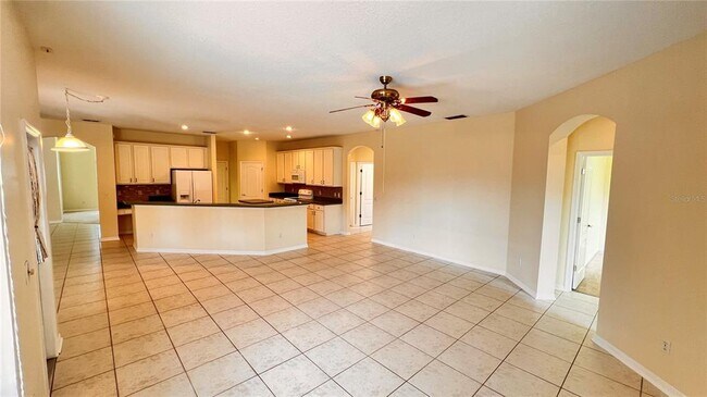 Building Photo - 7823 Fernleaf Dr