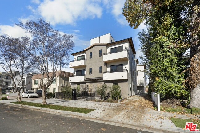 Building Photo - 10845 1/2 Morrison St