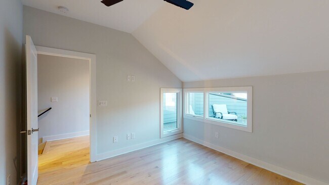 Building Photo - Modern Townhome with Roof Terrace in Dilworth Neighborhood Charlotte NC