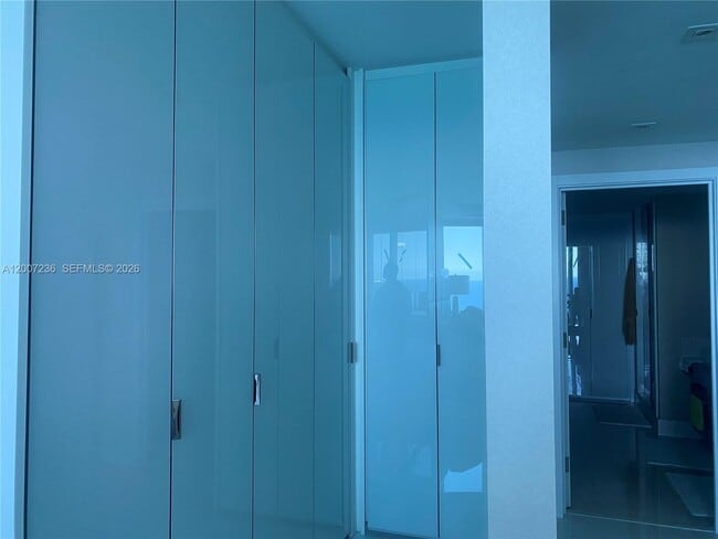 Building Photo - 17121 Collins Ave