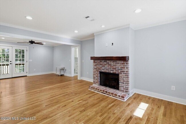 Building Photo - 117 McCree Dr