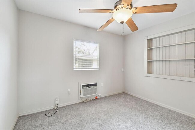 Building Photo - 206 N Montclair Ave