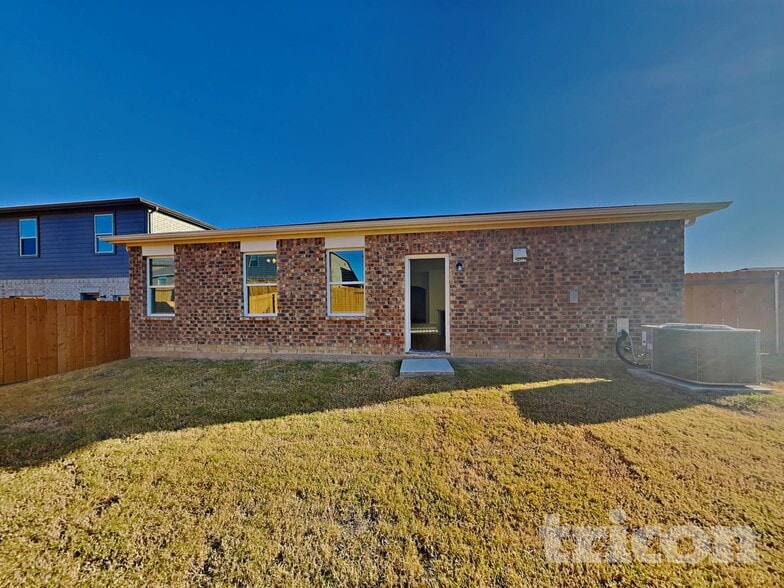 Building Photo - 1903 Belmont Dr