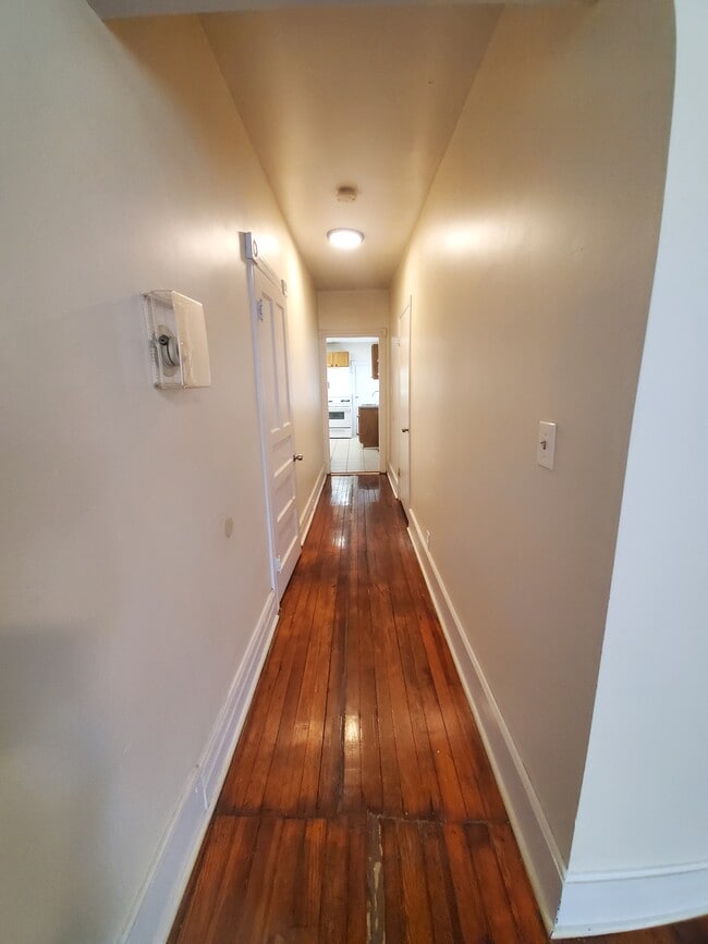 Building Photo - 105-107 N Quarry St