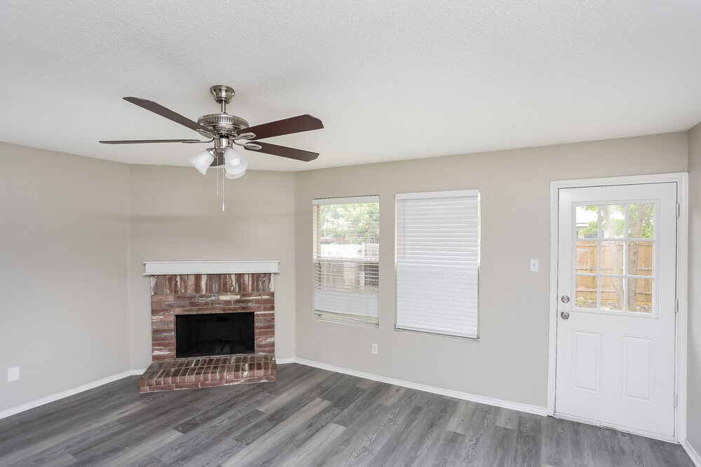 Building Photo - 8757 Garden Springs Dr