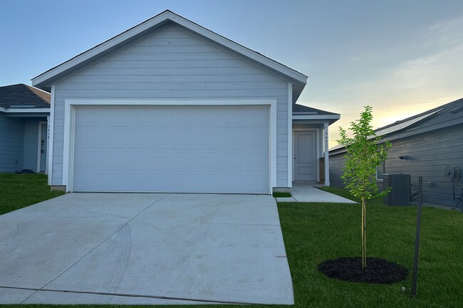 Primary Photo - 3411 Rock Ml Dm