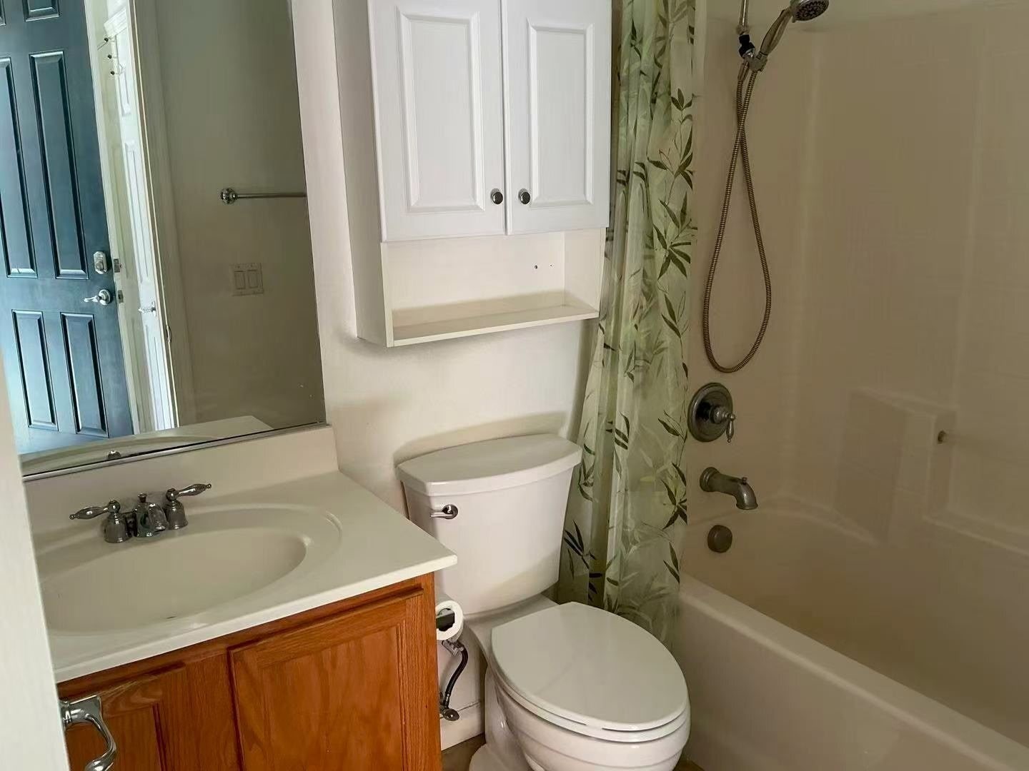 Building Photo - 5650 Red Roof St