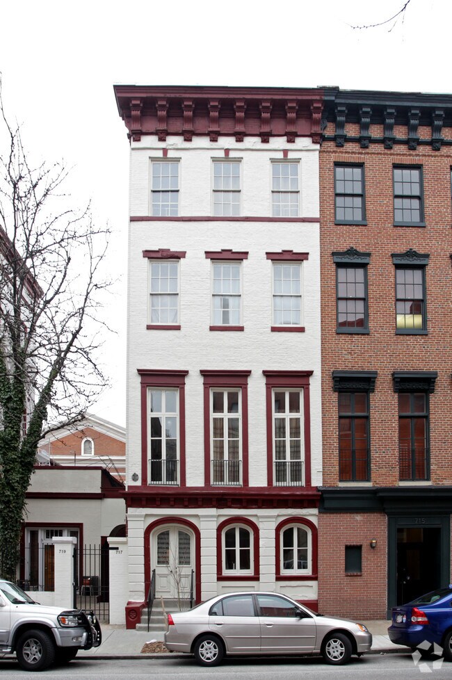 Building Photo - 717 St Paul St