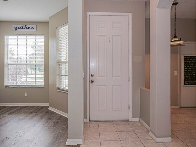 Building Photo - 7916 105th Ct