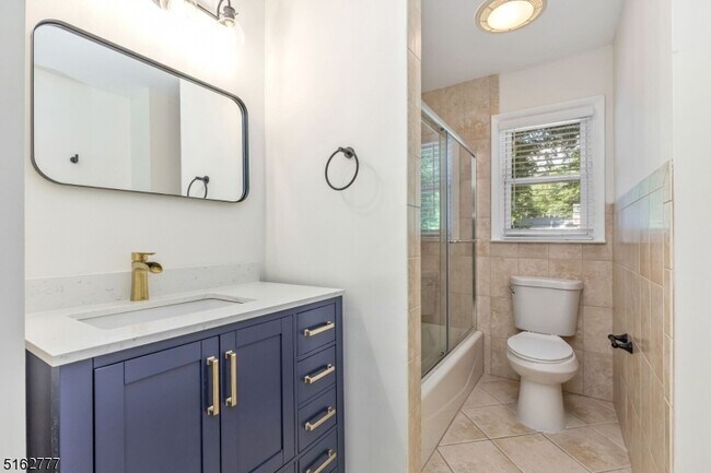 Building Photo - 27 Glenbrook Rd