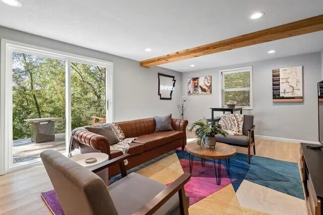 Building Photo - 15 Churchill Dr