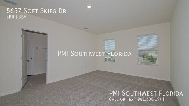 Building Photo - 5657 Soft Skies Dr