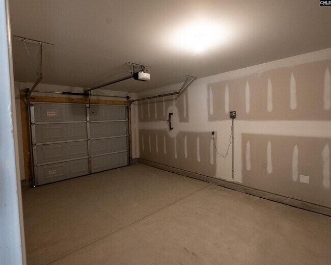 Building Photo - 348 Braemar Dr