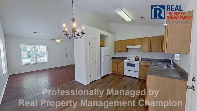 Building Photo - 3 BD/2BA Home in Azalea Trace w/Fenced Backyard and Exciting Updates Underway!