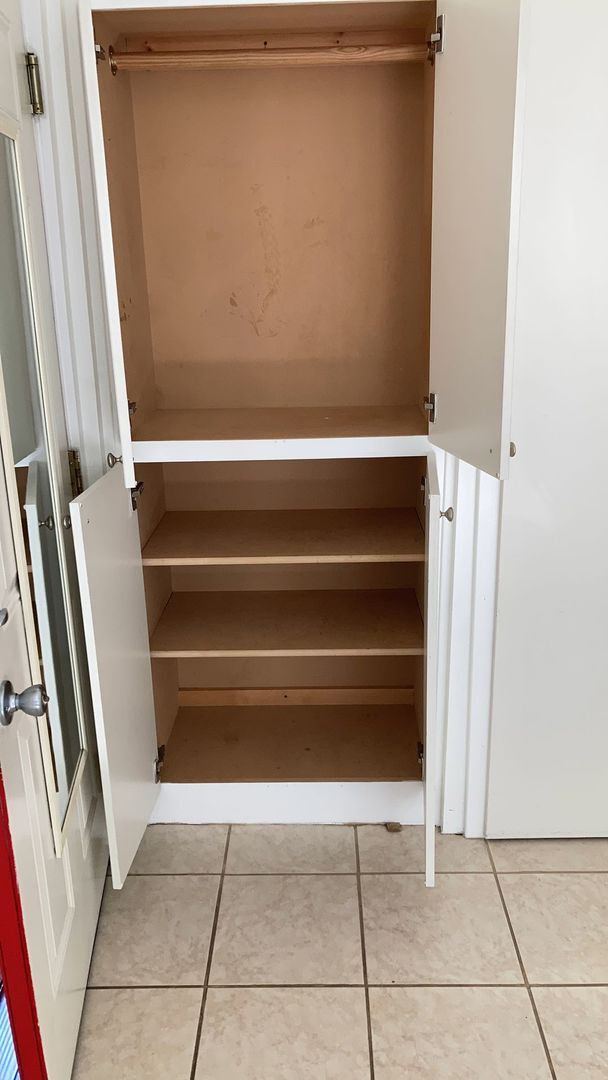 Building Photo - 820