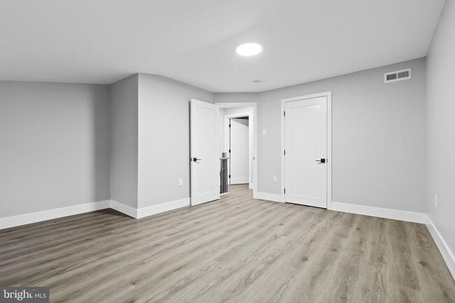 Building Photo - 449 Delmar St