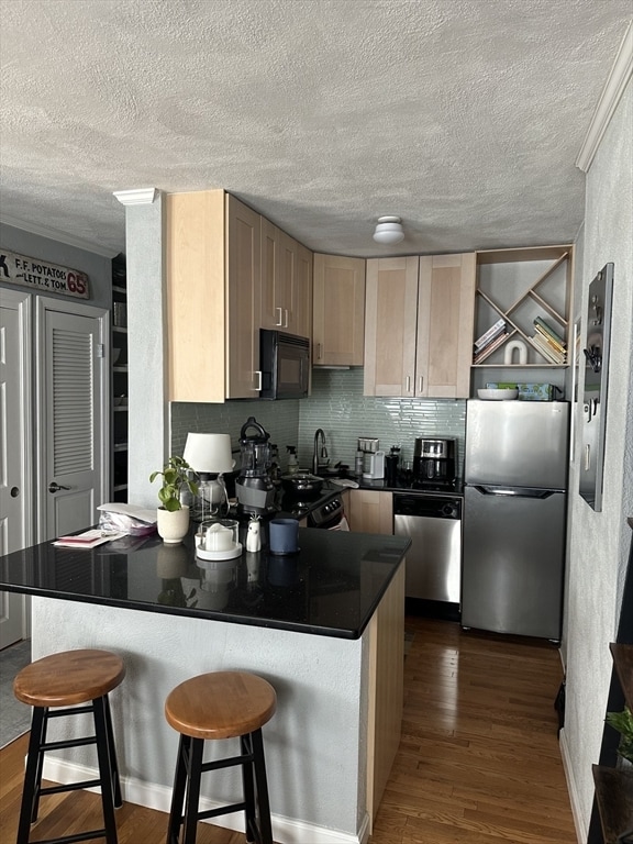 Building Photo - 12 Battery St