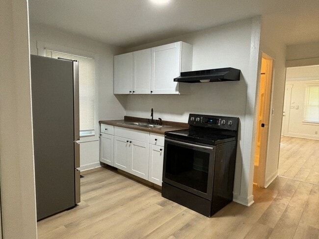 Building Photo - 2617 Shriver Ave