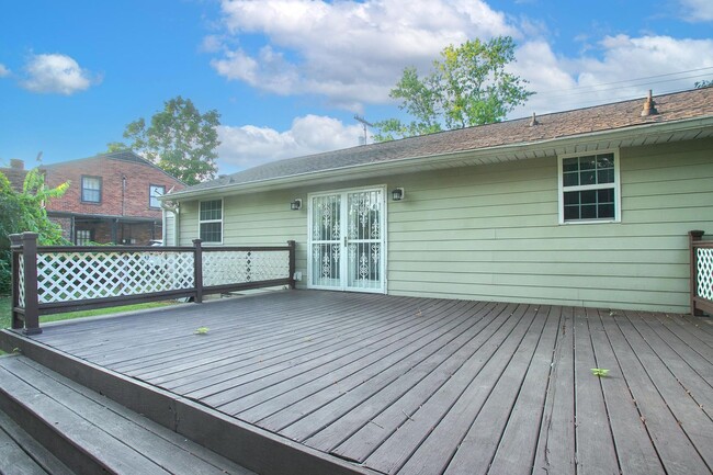 Building Photo - Charming ranch home in Crieve Hall