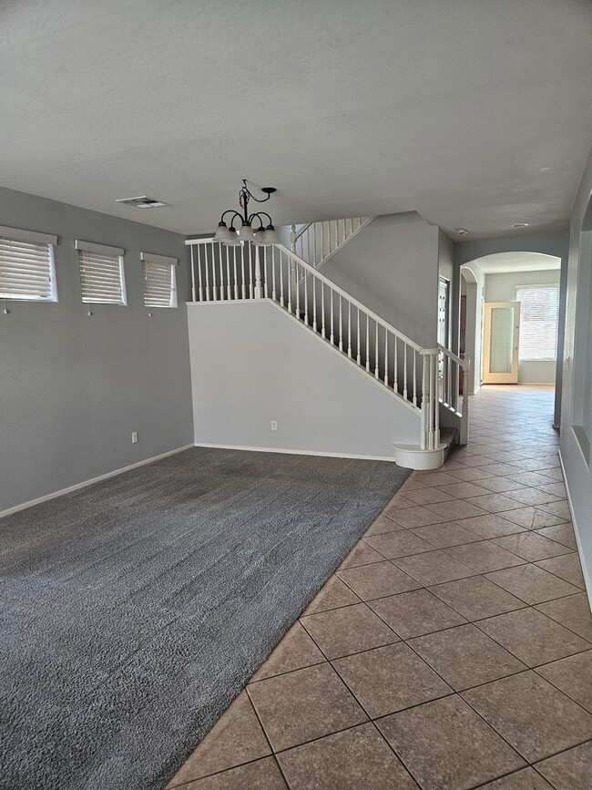 Building Photo - Spectrum rental in Gilbert!