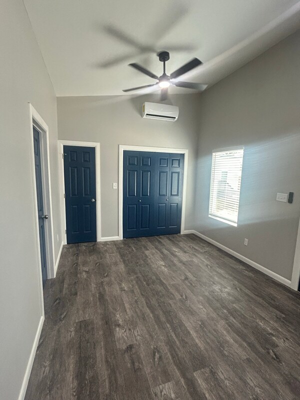 Building Photo - 8413 Jaime Cavazos St