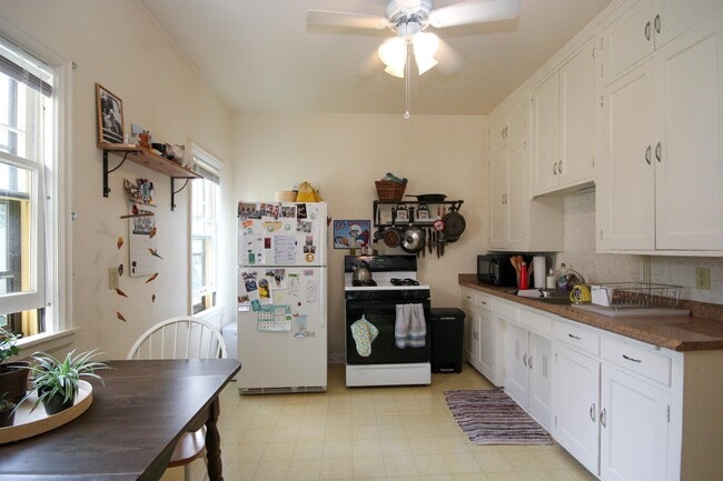 Building Photo - 4011 Quail Ave N