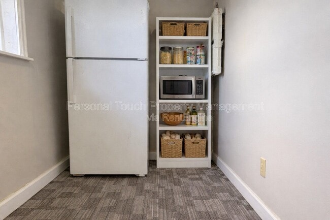 Building Photo - 728 8th St N