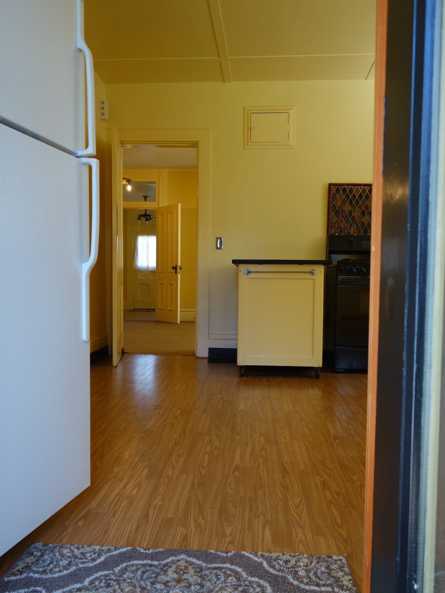 Back door to front - 30 NE Stanton St
