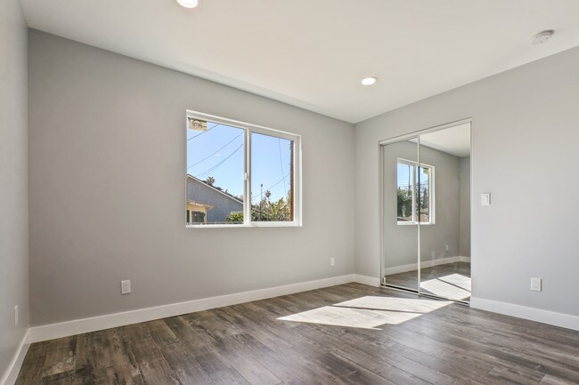 Building Photo - 5258 Oakland St